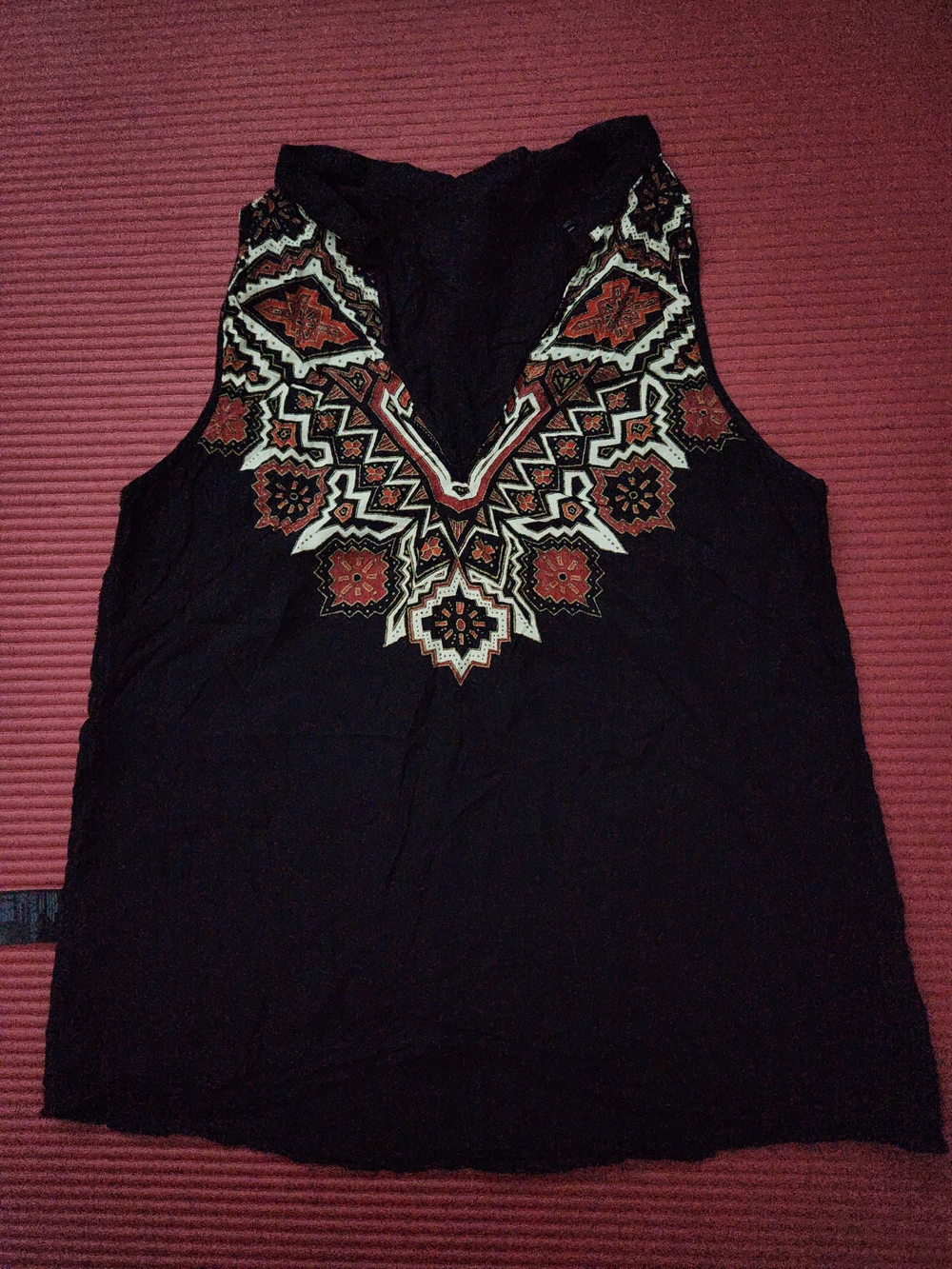 Black Embroidered V-Neck Sleeveless Camisole